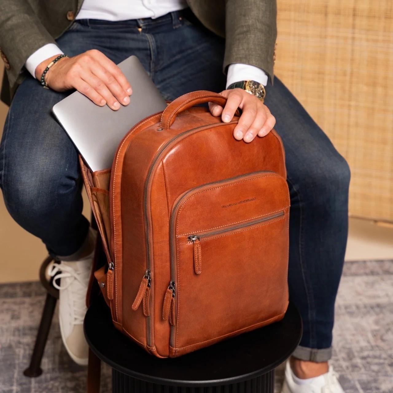 Leather Backpack Cognac Maggiore - Image 3