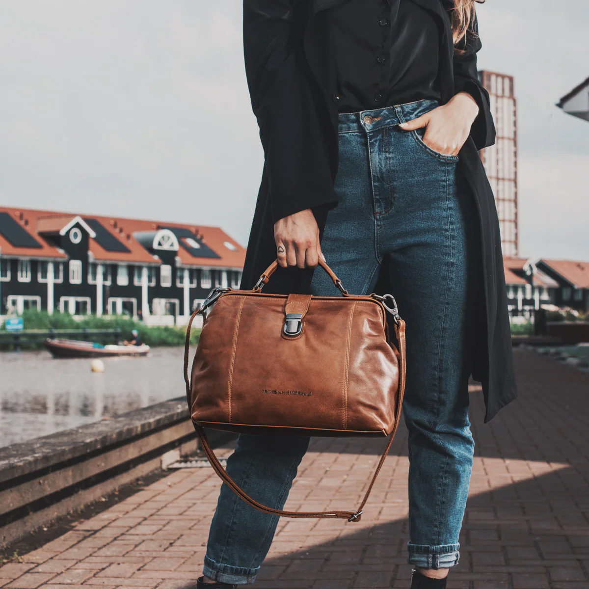 Leather Shoulder Bag Cognac Shaun - Image 2