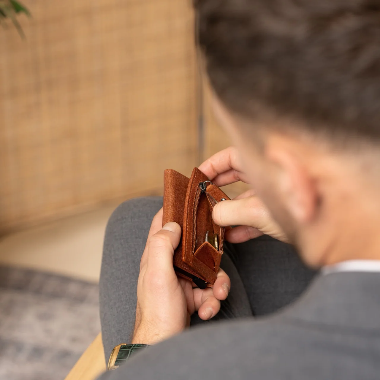 Leather Card Holder Cognac Gabriela - Image 4
