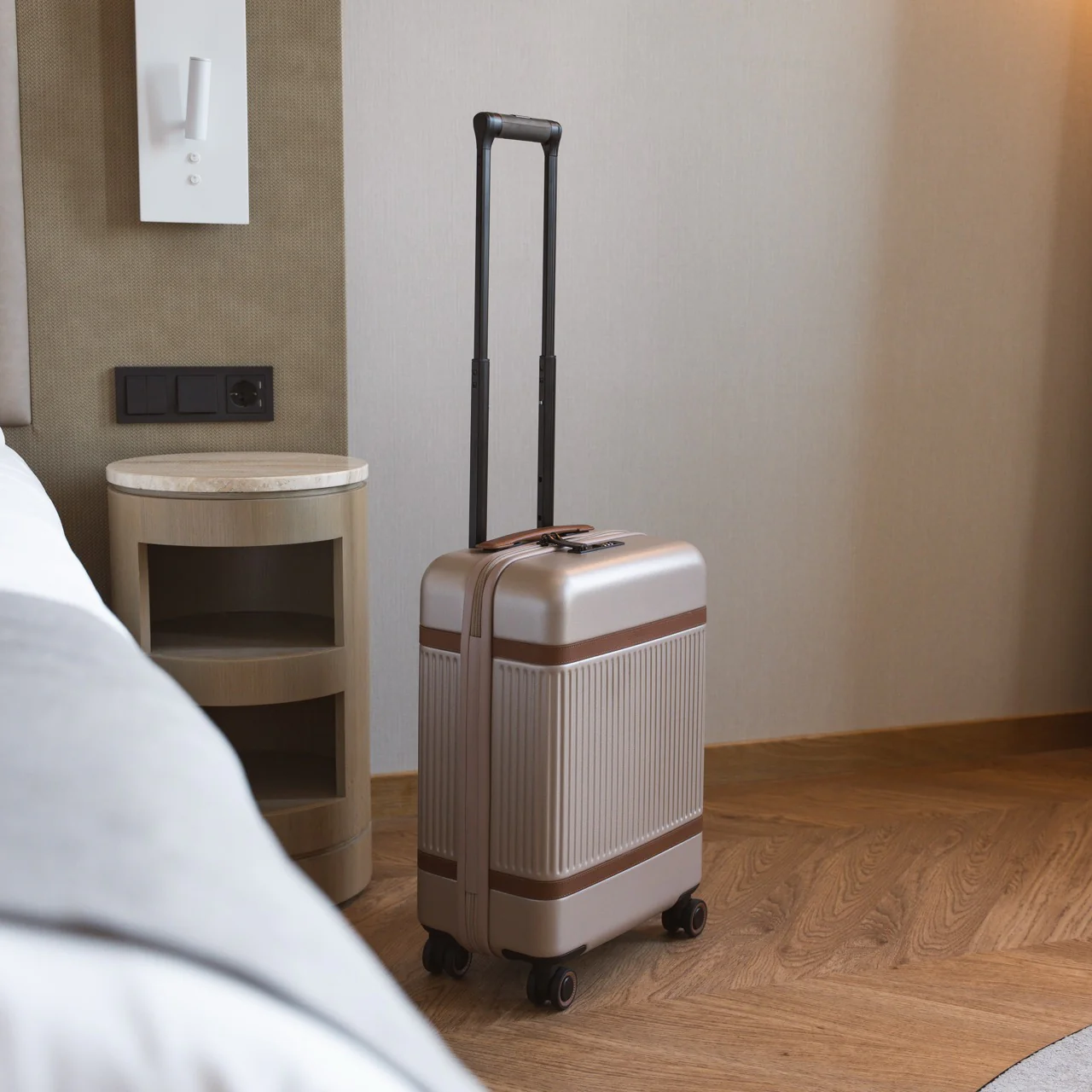 Hand Luggage Suitcase Champagne Zuna - Image 3